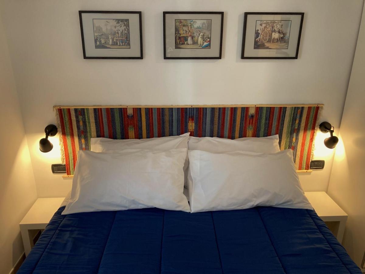 La Casa Blu Nel Cuore Storico Di Napoli Buitenkant foto