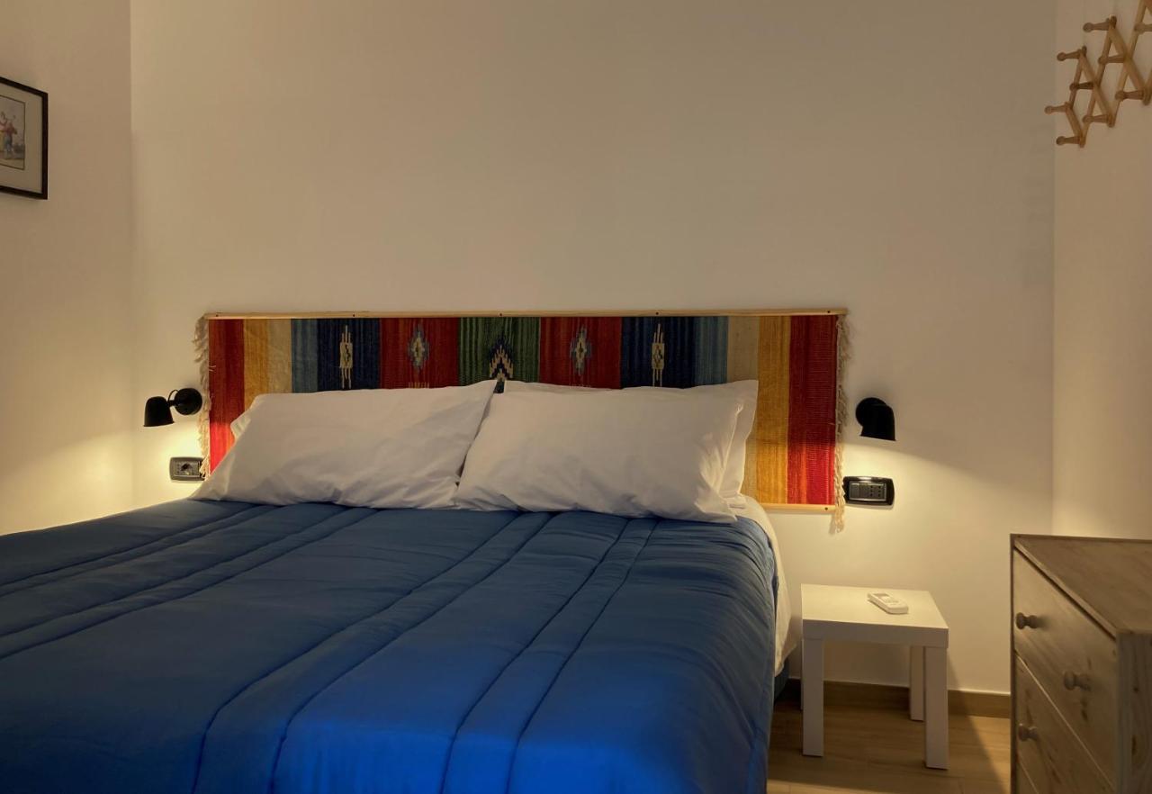 La Casa Blu Nel Cuore Storico Di Napoli Buitenkant foto